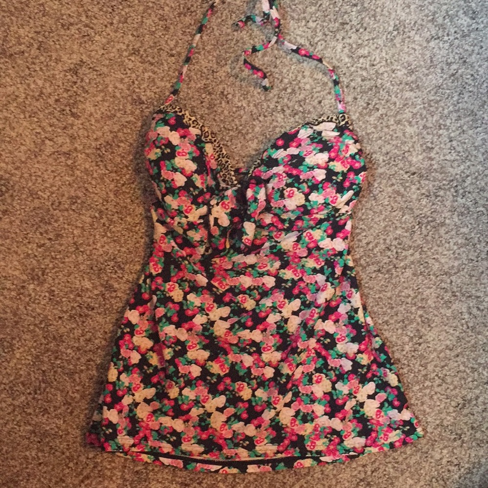 Floral tankini top